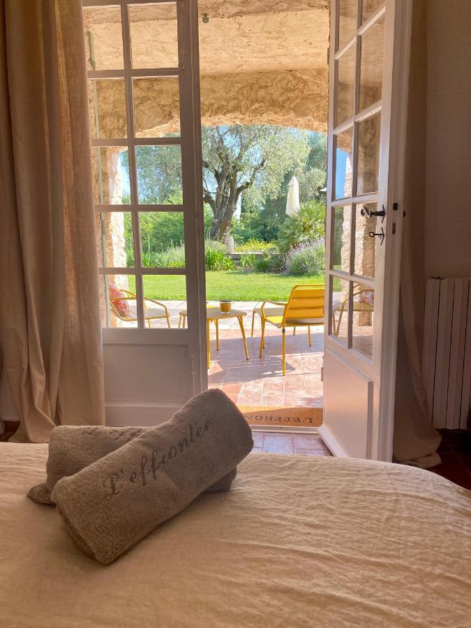 L'Effrontee Bed & Breakfast Tourrettes-sur-Loup Bagian luar foto